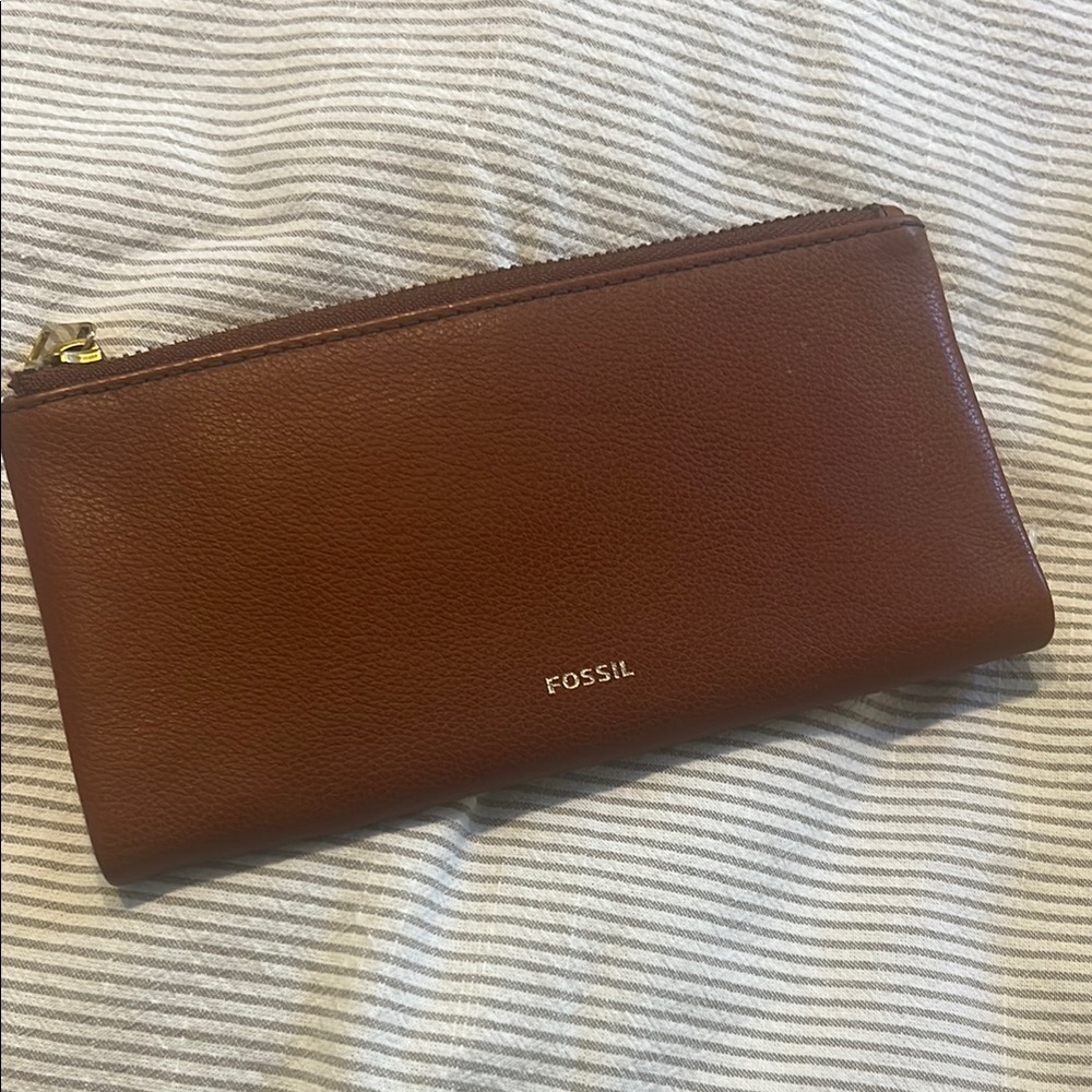 Fossil Cognac Leather Zip Wallet